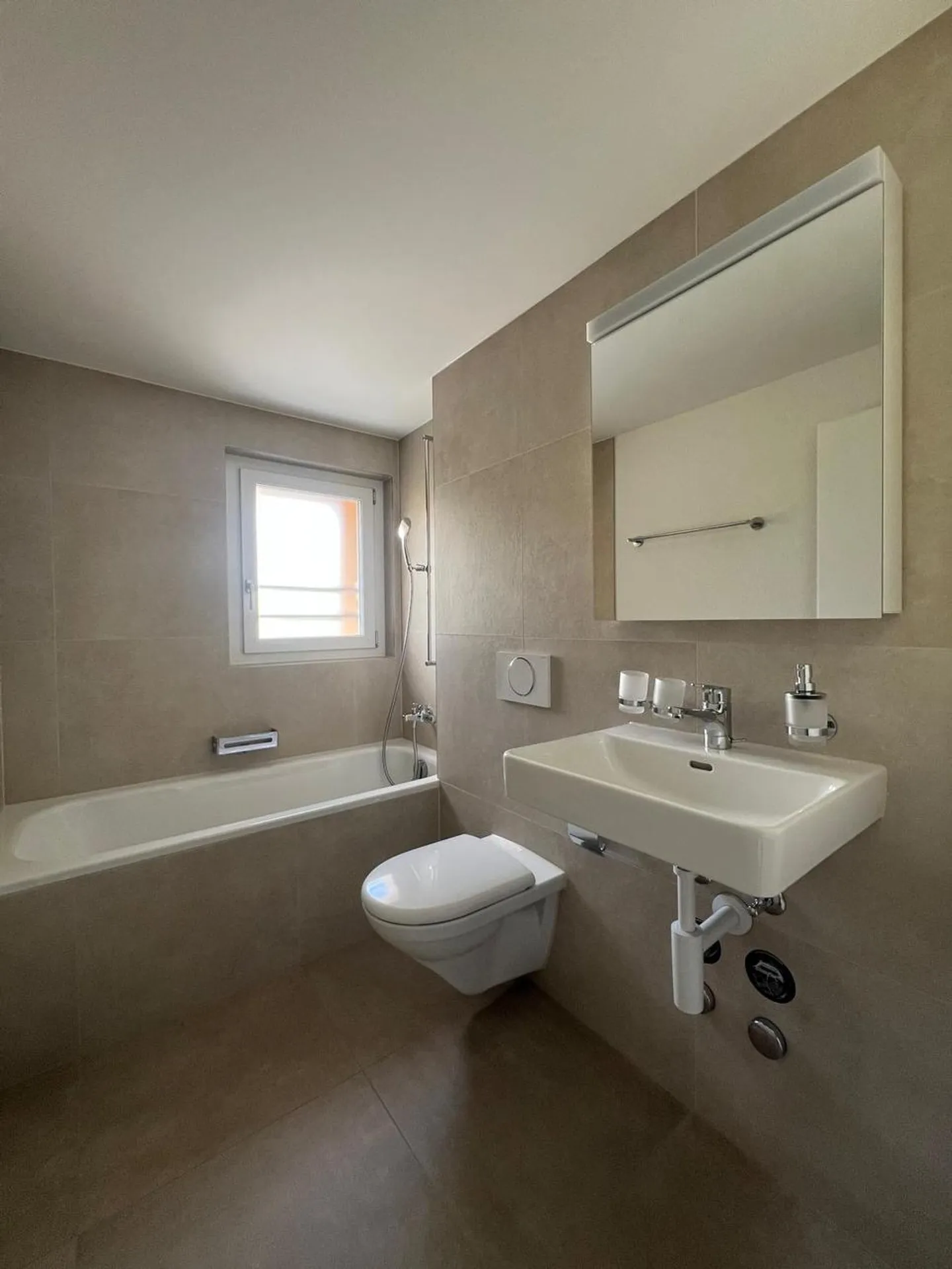 Frisch sanierte, moderne 3 Zimmer Wohnung mit Balkon - sofort verfügbar! - Foto 7 von 7