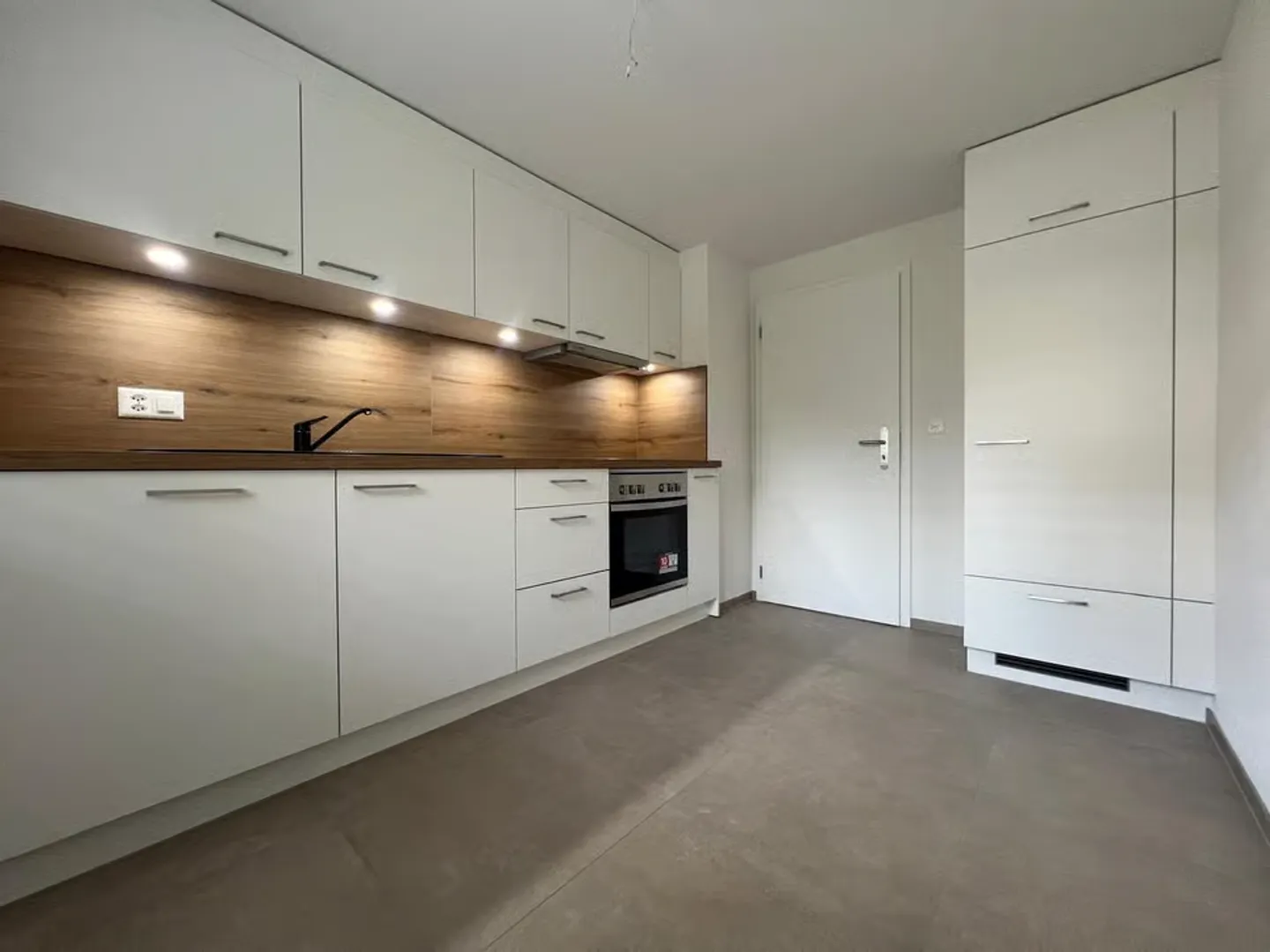Frisch sanierte, moderne 3 Zimmer Wohnung mit Balkon - sofort verfügbar! - Foto 2 von 7