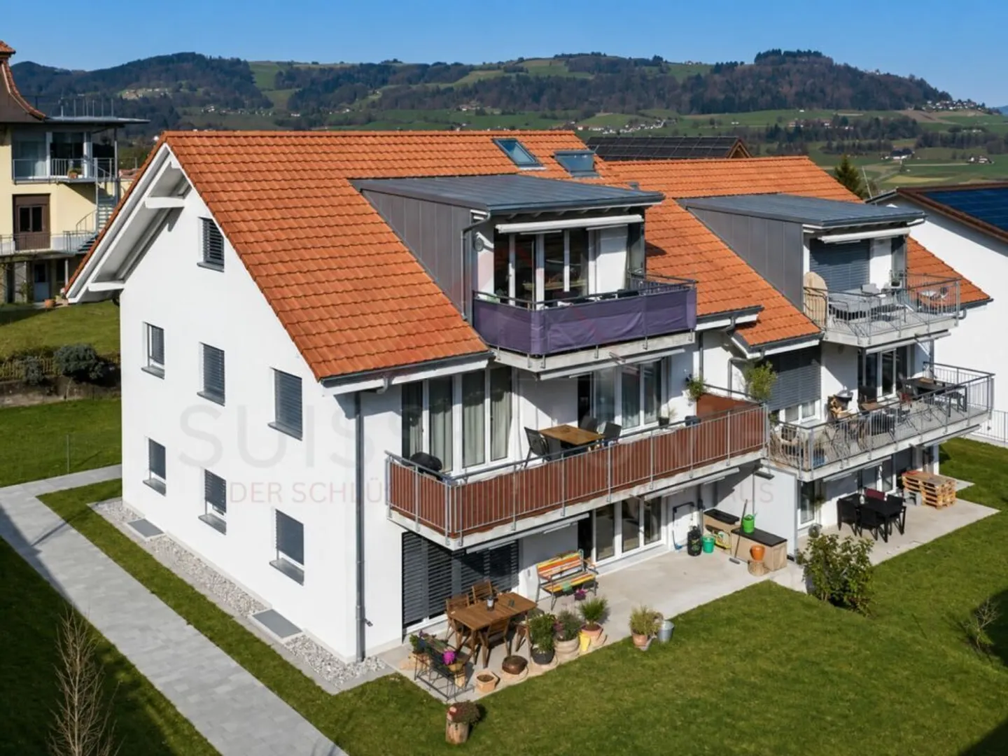Casa multifamiliare moderna, ben tenuta e completamente affittata a Mühlethurnen - Foto 2 di 4