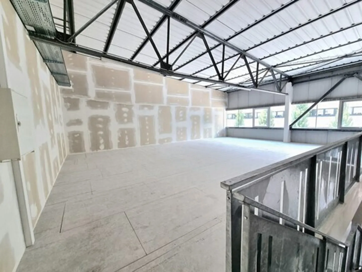 Workshop for rent - Photo 1 of 2