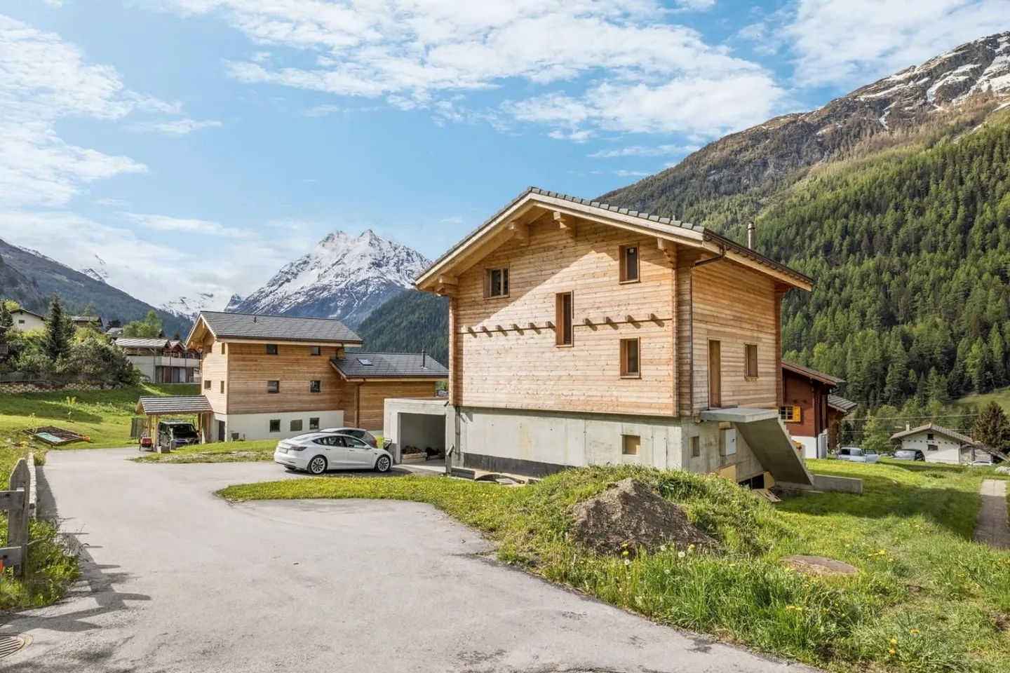 Elegant chalet under construction with custom finishes in Evolène - Photo 1 of 13