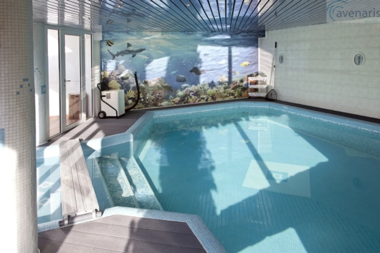 Propriété unique avec vue panoramique et piscine intérieure chauffée - Photo 12 sur 16