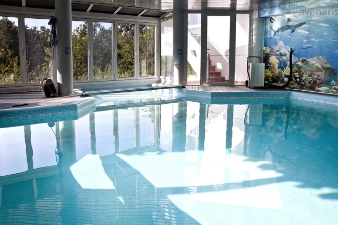 Propriété unique avec vue panoramique et piscine intérieure chauffée - Photo 13 sur 16