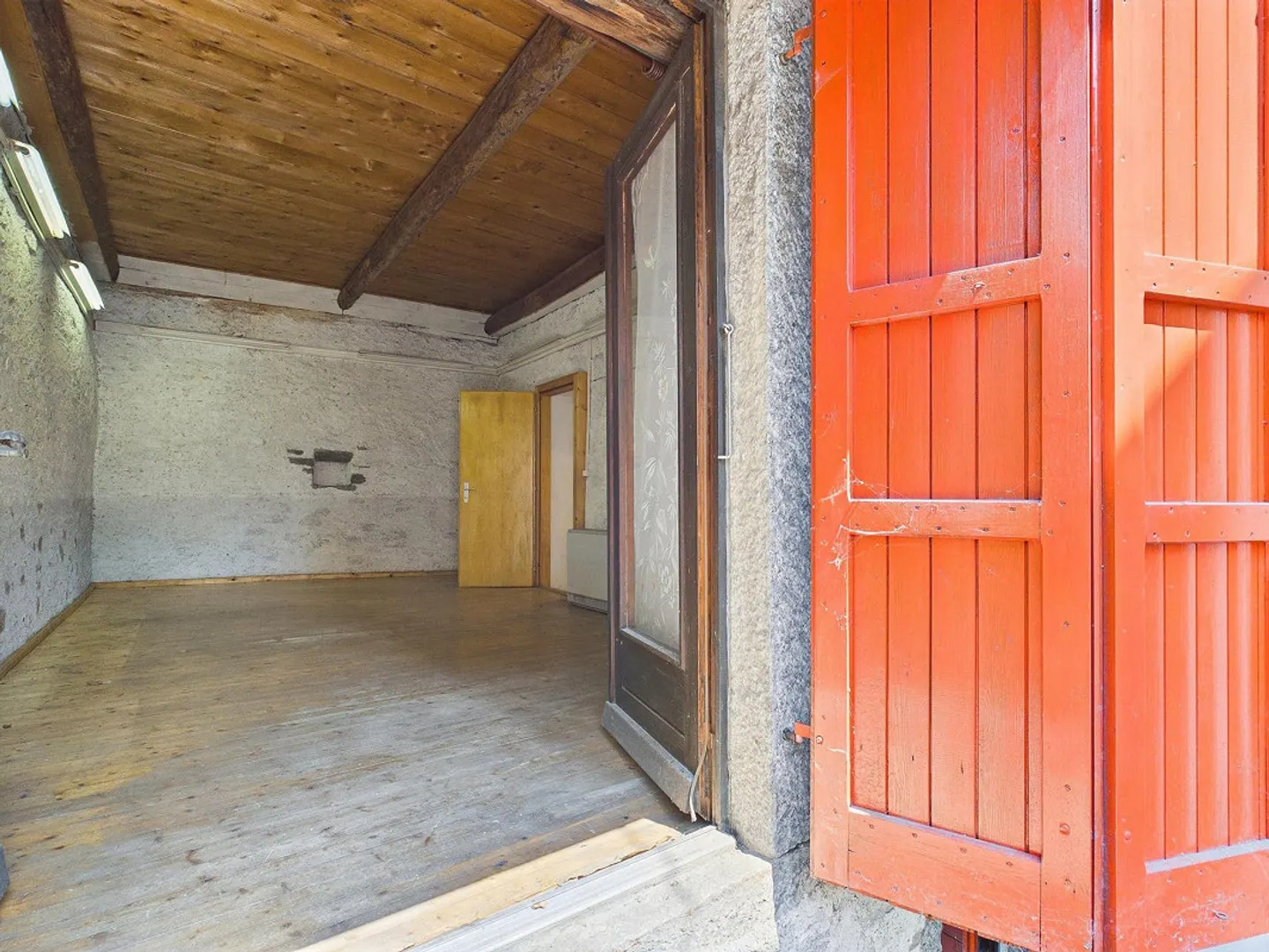 Charming Ticino House with Rustico in Idyllic Location - Photo 8 of 12