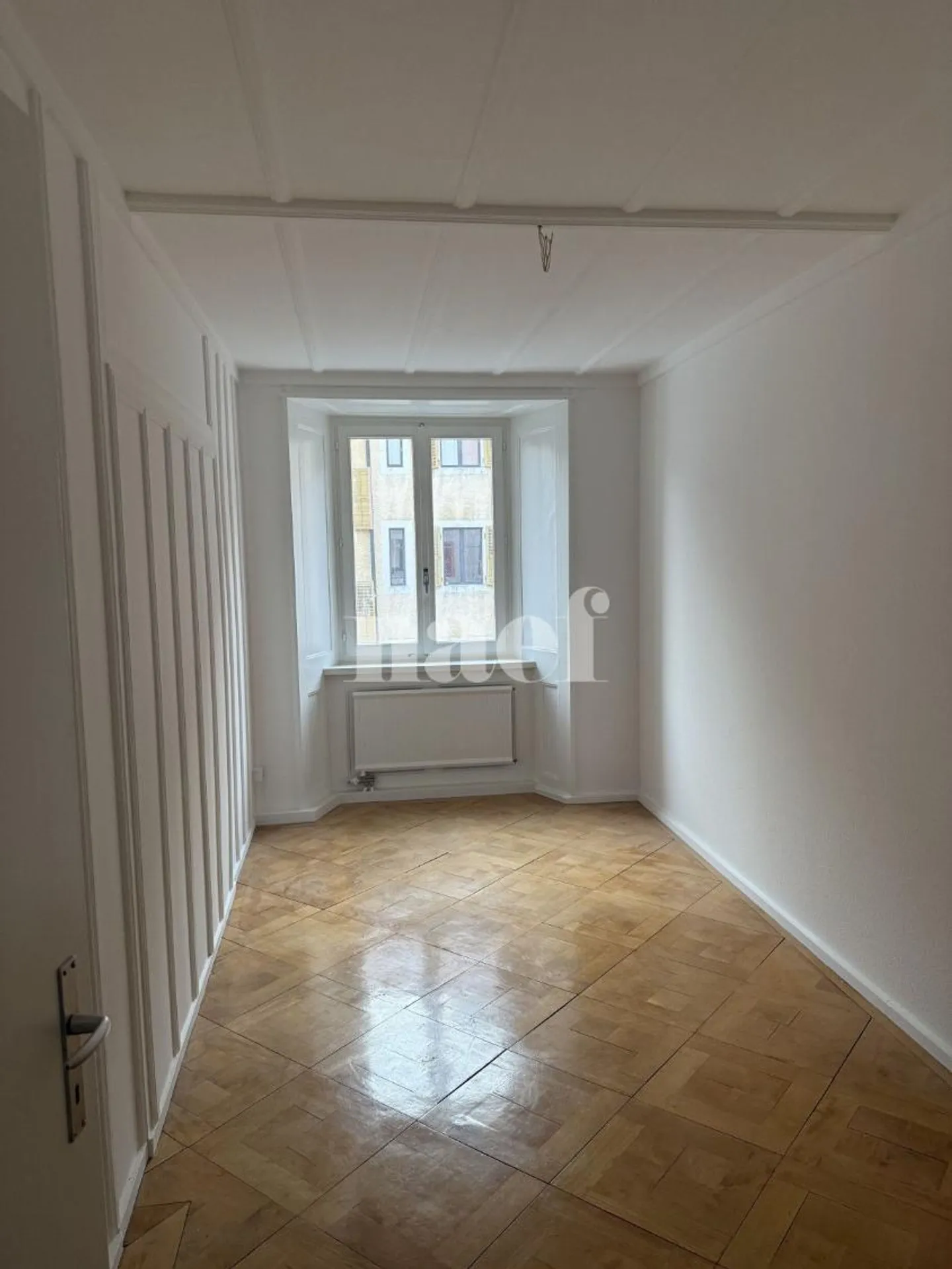 Two and a half room apartment in the city center - Photo 2 of 6