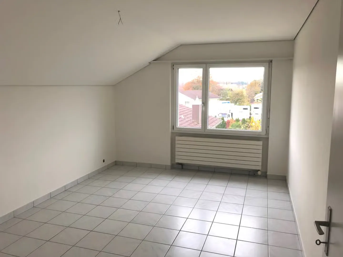 Helle 3.5-Zimmer-Wohnung mit Balkon im ruhigen Schwadernau - Foto 7 di 11