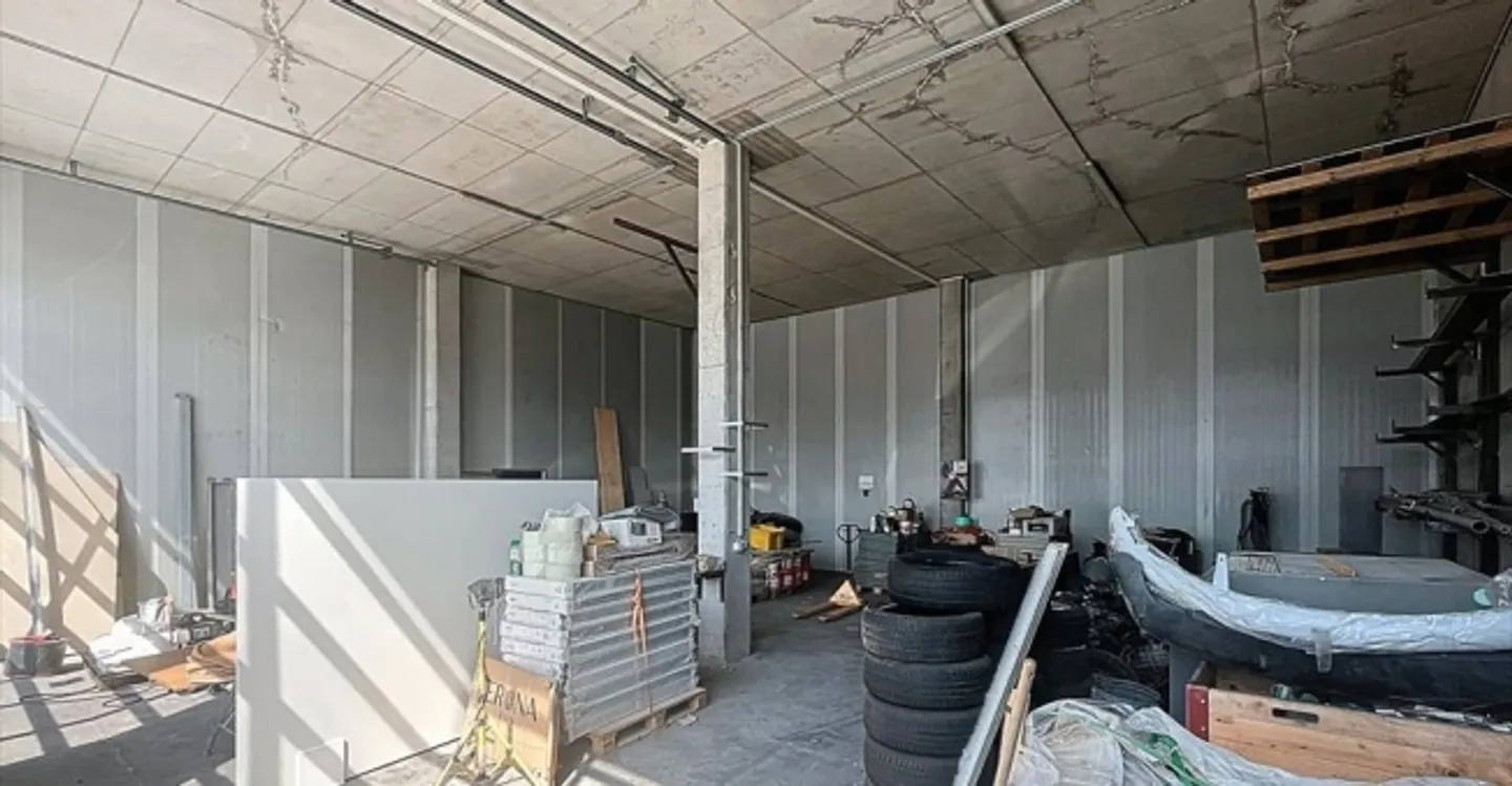 Edificio ad uso misto in affitto - Foto 2 di 3