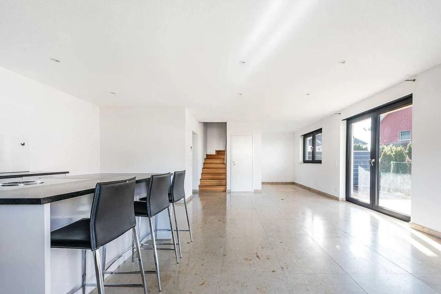 5.5-Room Semi-Detached House, Modern & Quiet, Lanzenneunforn - Photo 3 of 13