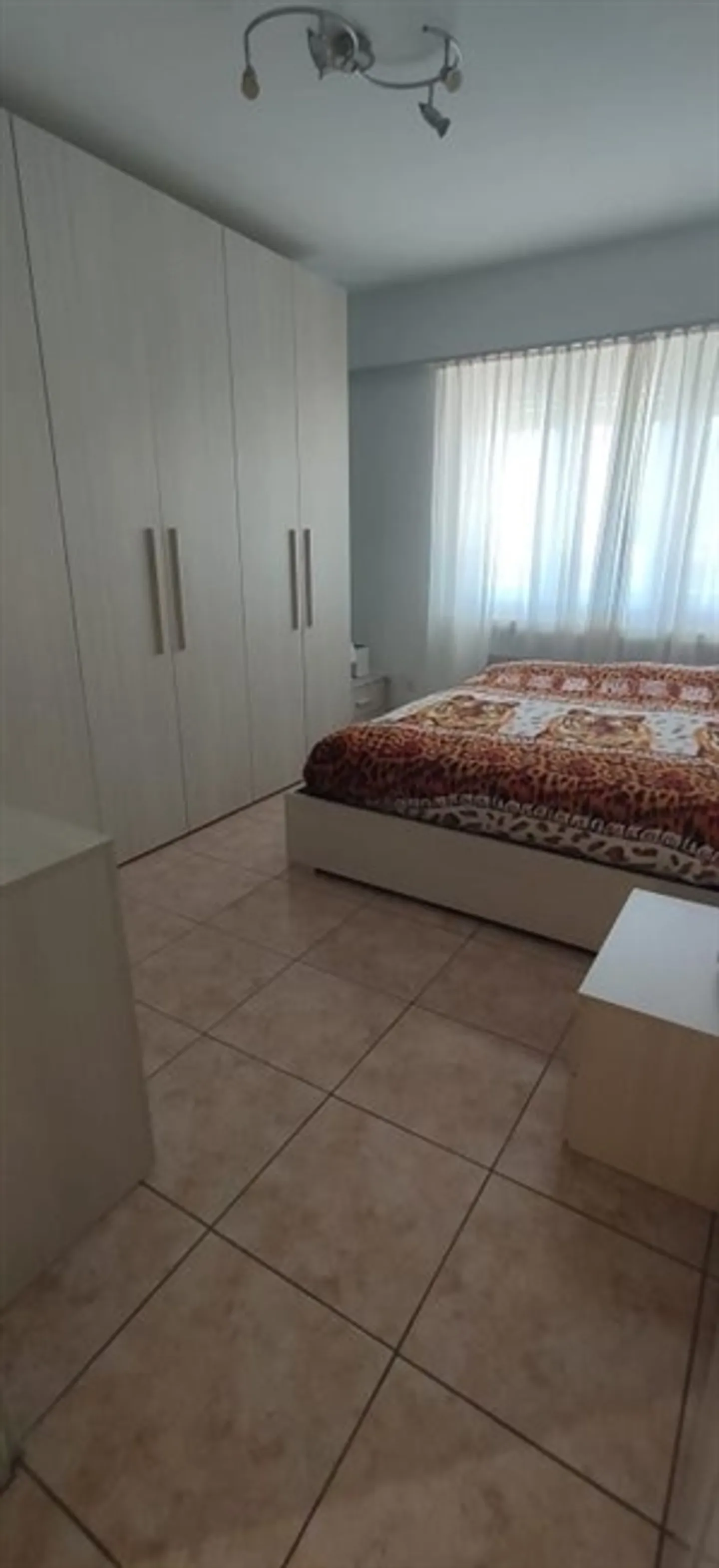 «Ampio appartamento in zona residenziale» - Foto 8 di 17