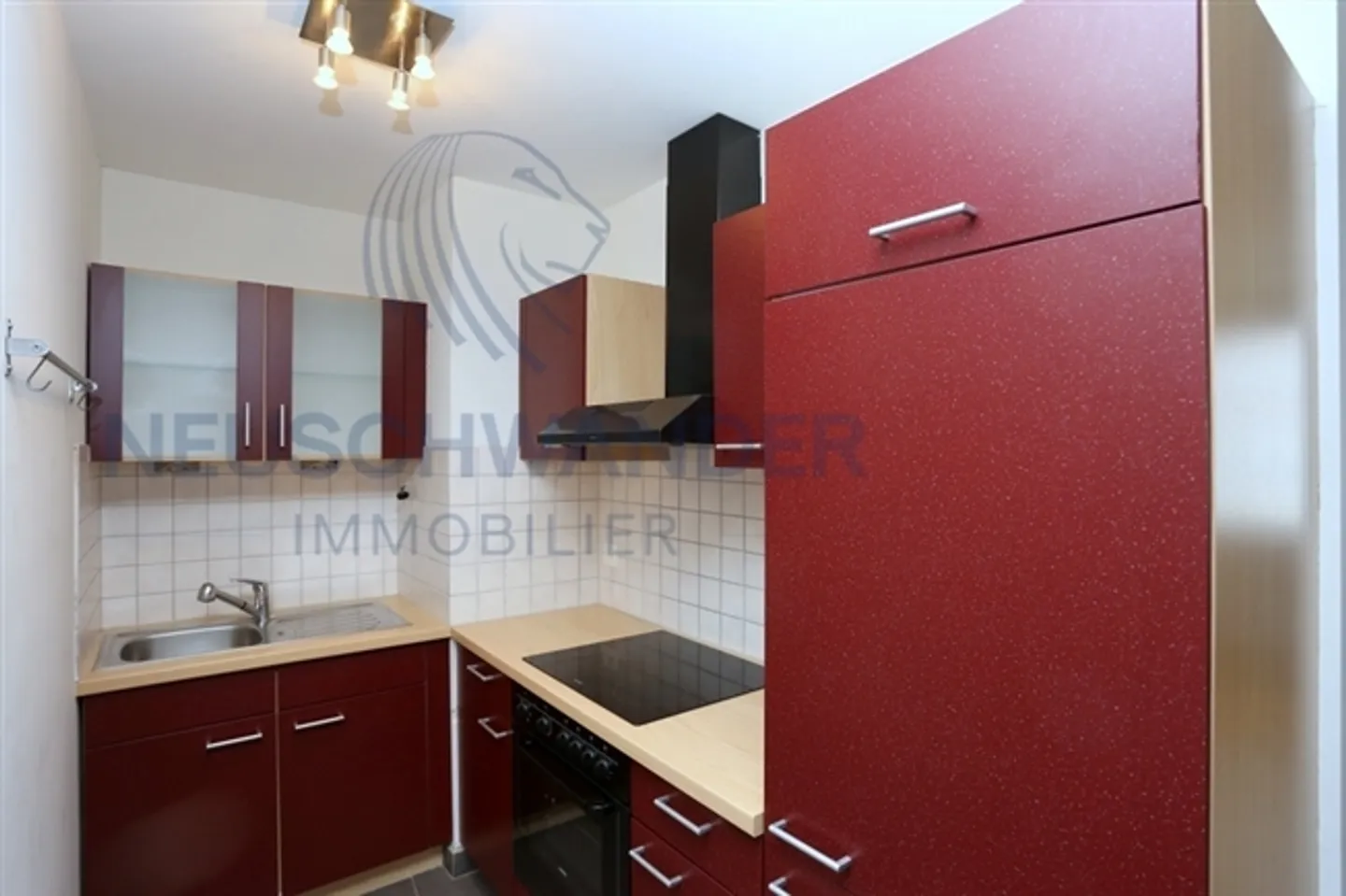 «Schöne Wohnung im 1. Stock eines kleinen renovierten unmöblierten Gebäudes.» - Foto 2 von 6