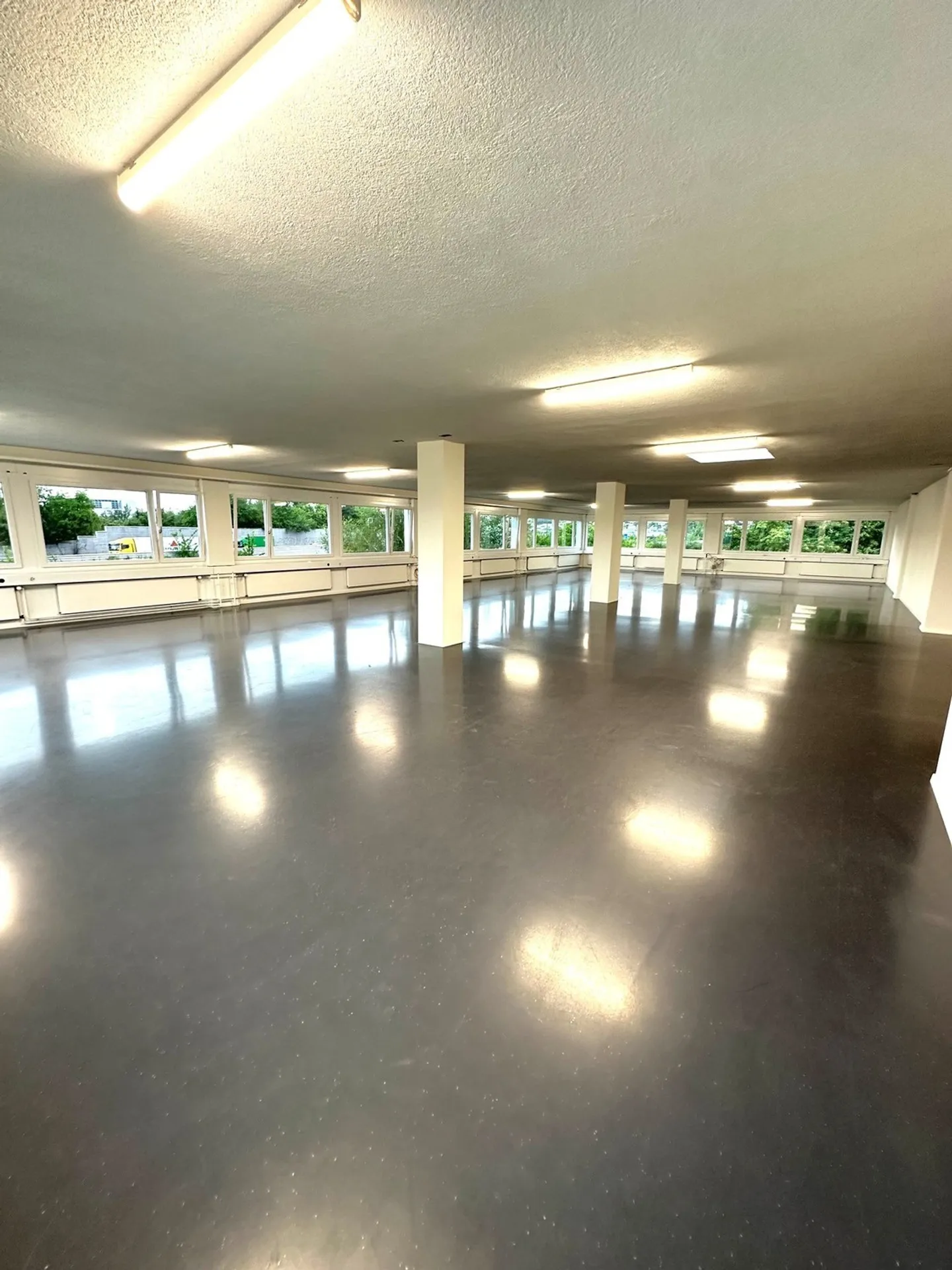 Office Space in Dietlikon - Photo 2 of 10