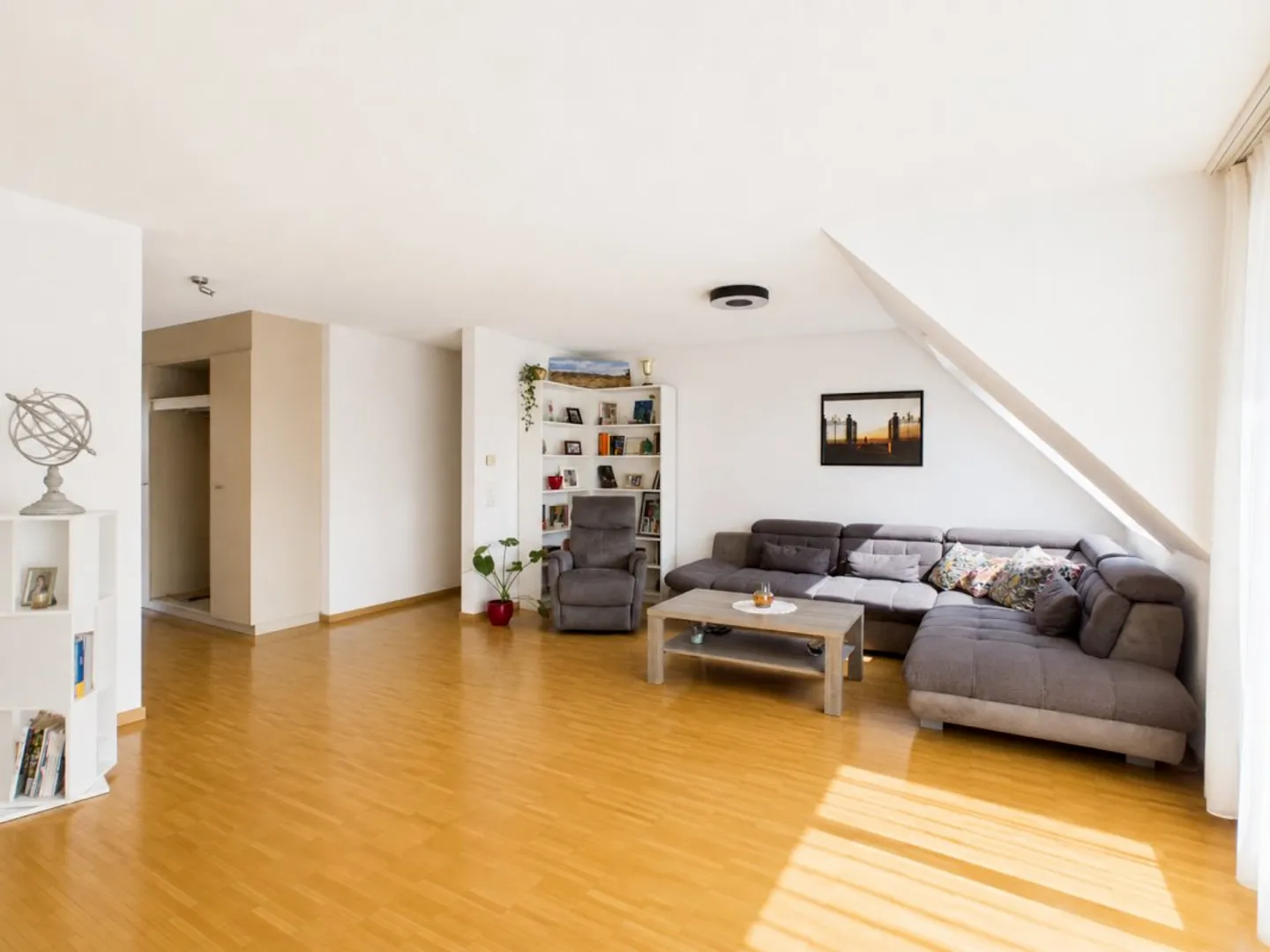 Spacious Apartment in Uster - Photo 3 of 8