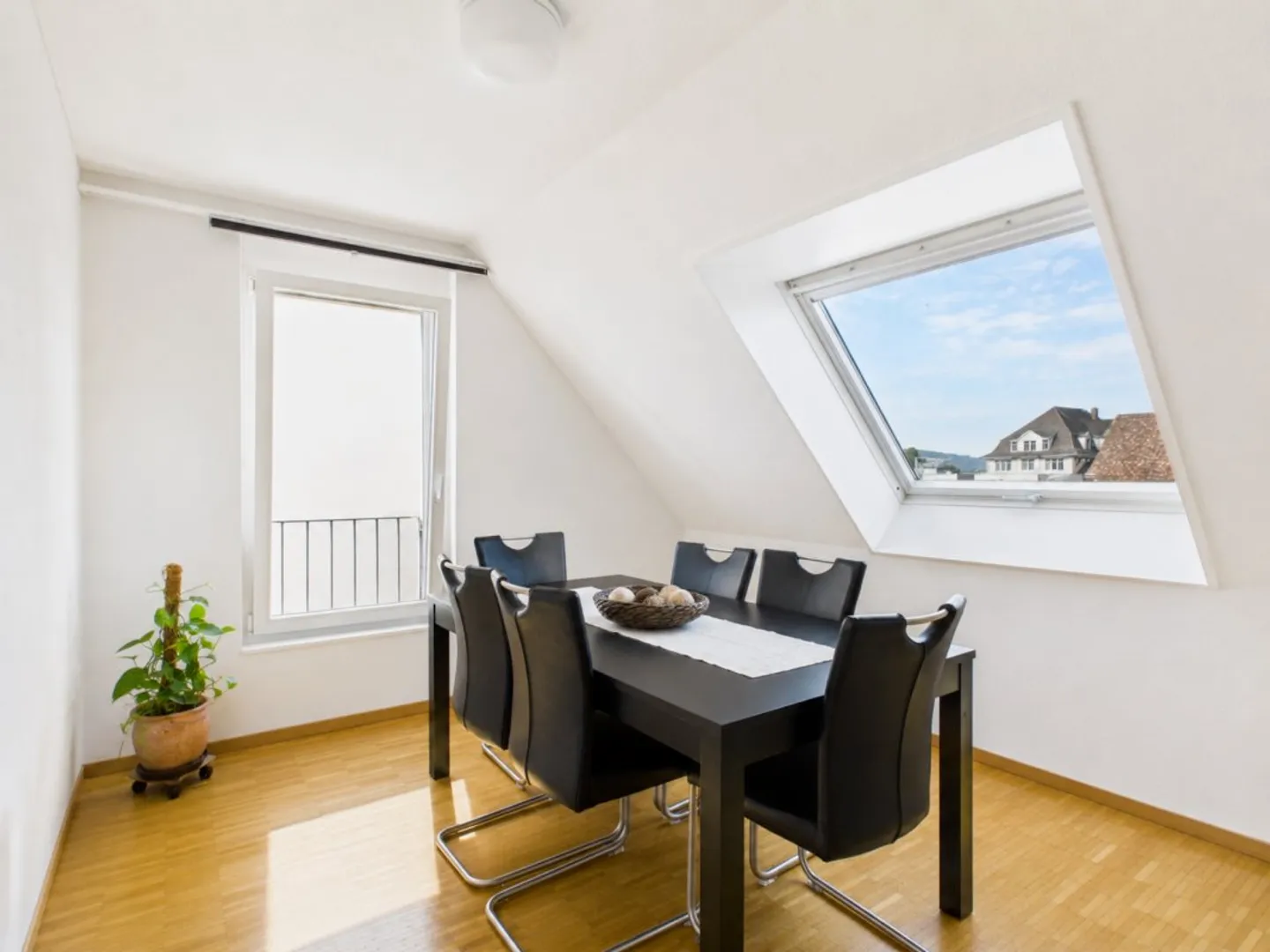 Spacious Apartment in Uster - Photo 4 of 8