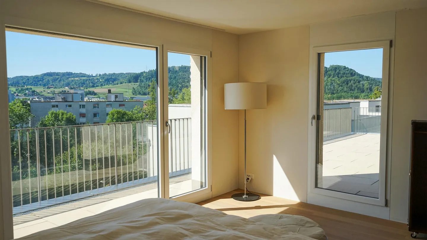 Attico di alta qualità di 3,5 locali in posizione privilegiata con terrazza sud e nord - Foto 7 di 10