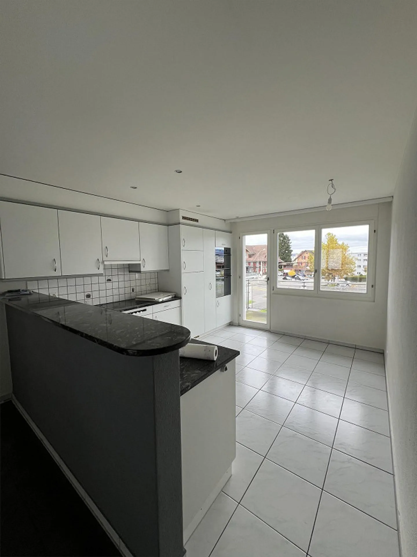 Spacious 5.5-room apartment in Oberkirch - Photo 2 of 9