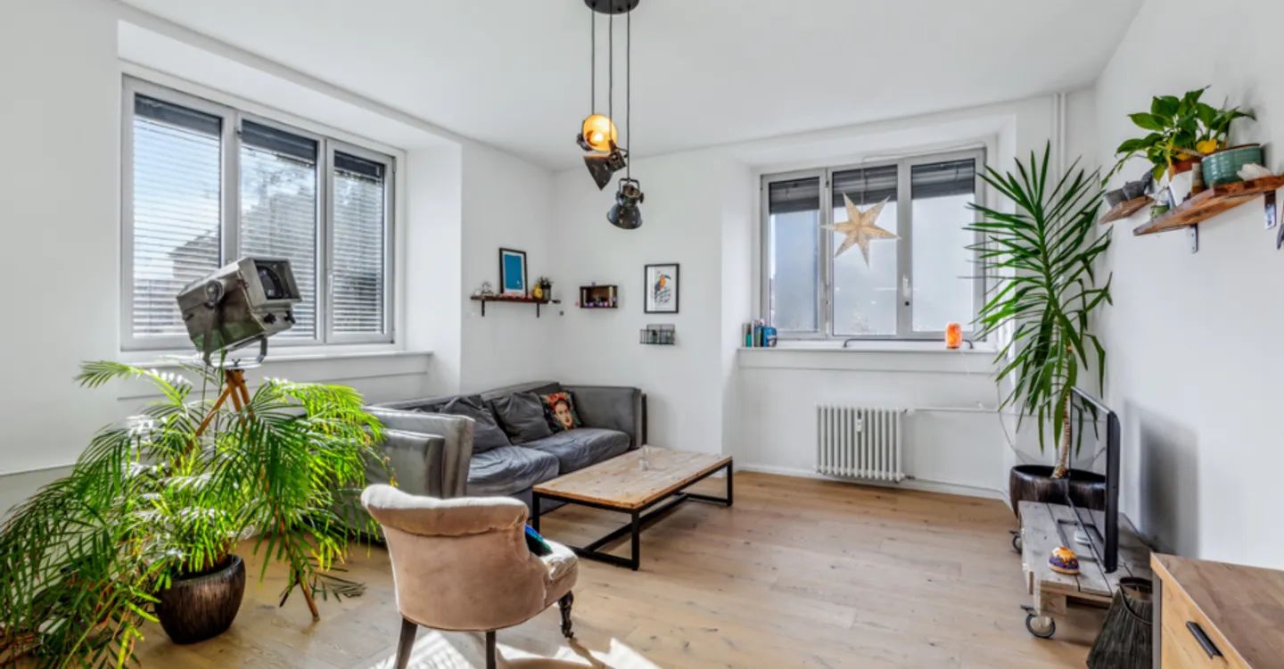 La Chaux-de-Fonds, spazioso appartamento di 3,5 locali (105 m2) con posto auto esterno - Foto 5 di 8