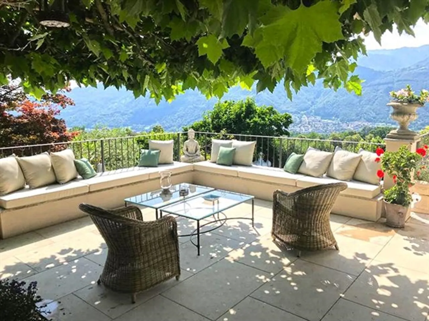 COMANO - DREAM VILLA - 10.0 ROOMS - Photo 1 of 6