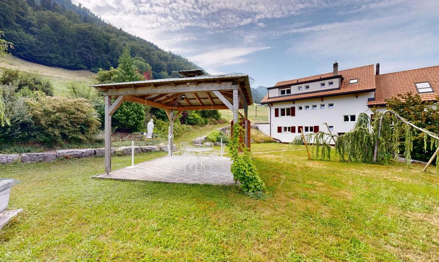 Proprietà contemporanea, volumi generosi e contesto bucolico preservato - Foto 2 di 11