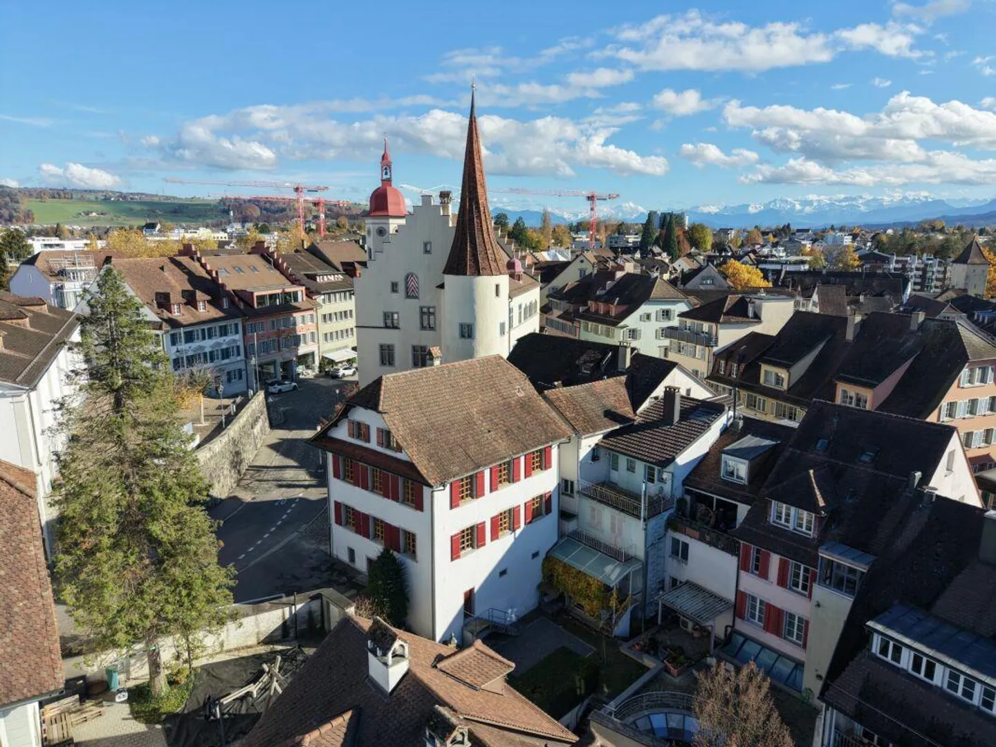 Fascino moderno di un vecchio edificio nel cuore di Sursee - Foto 1 di 11