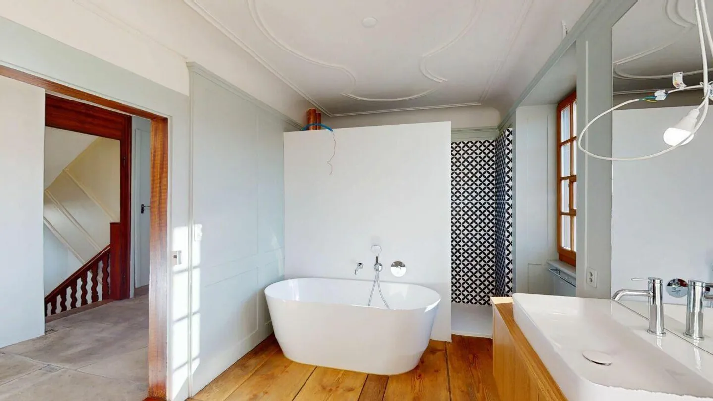 Fascino moderno di un vecchio edificio nel cuore di Sursee - Foto 9 di 11