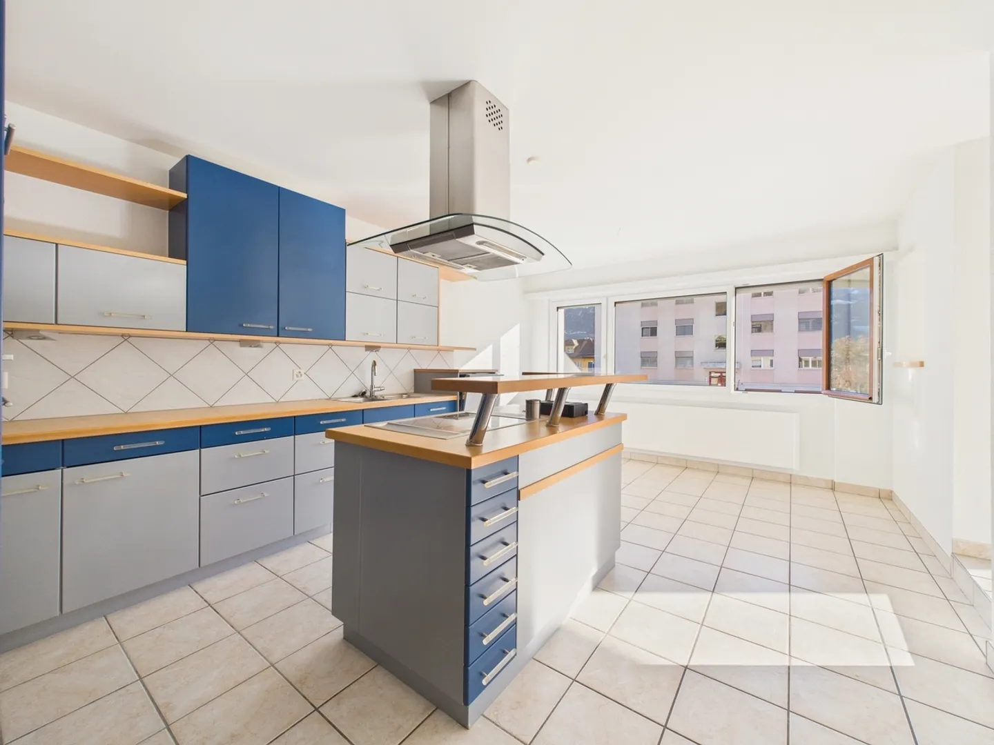 Luminoso appartamento di 5 stanze a Granges VS - Foto 2 di 12