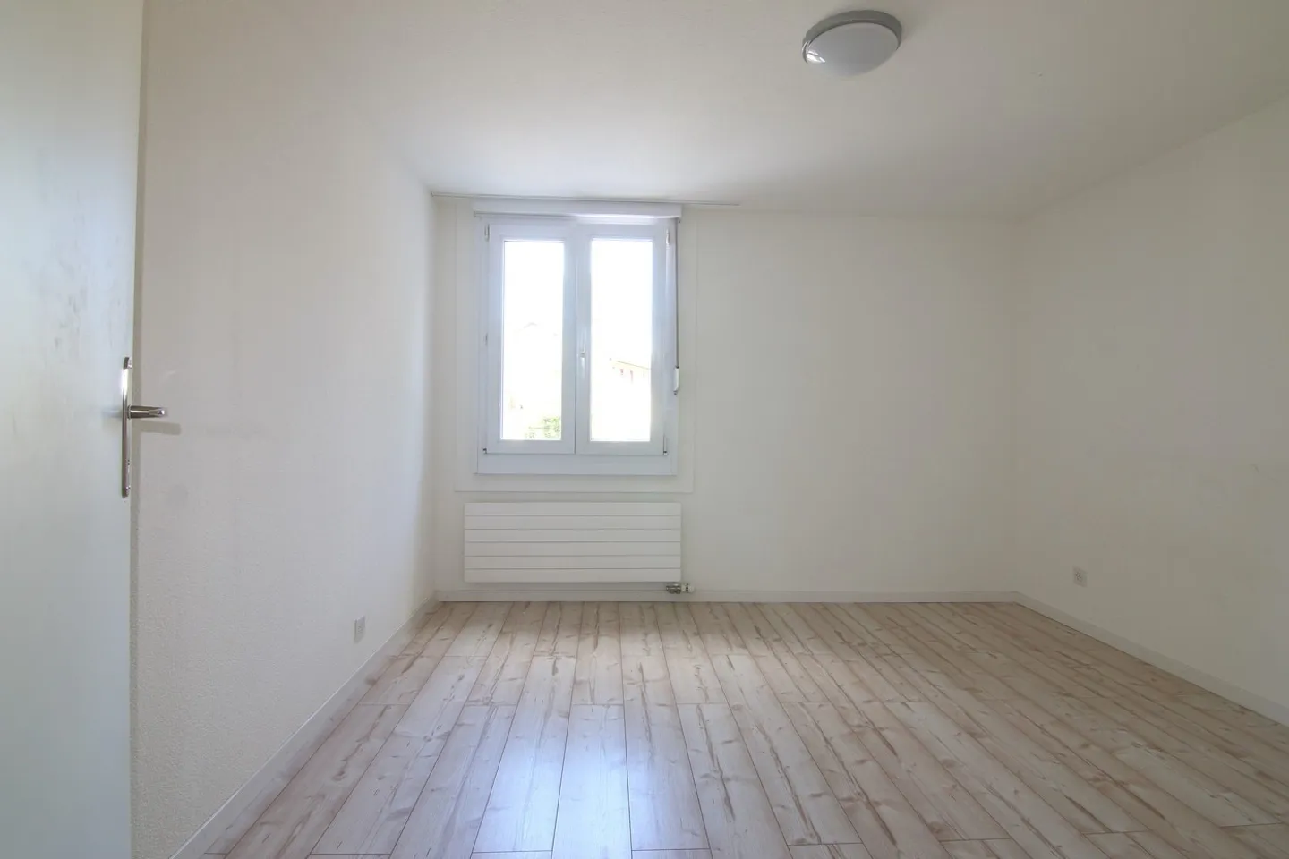 Luminoso appartamento di 4,5 stanze con camino - Foto 8 di 10