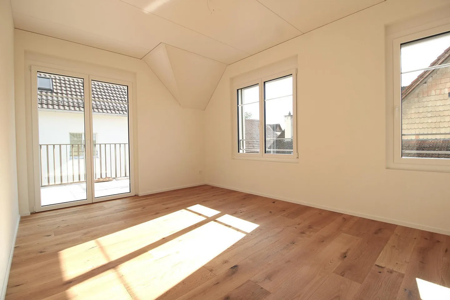 Attico esclusivo di 4,5 stanze con galleria aperta e grande balcone - Foto 8 di 13