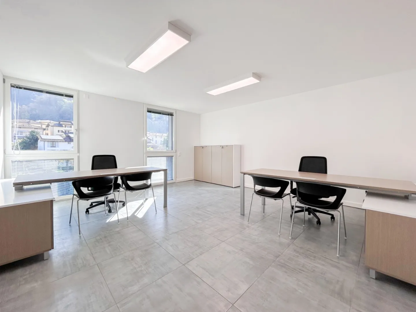 «Grande ufficio ammobiliato a Melano» - Foto 2 di 3