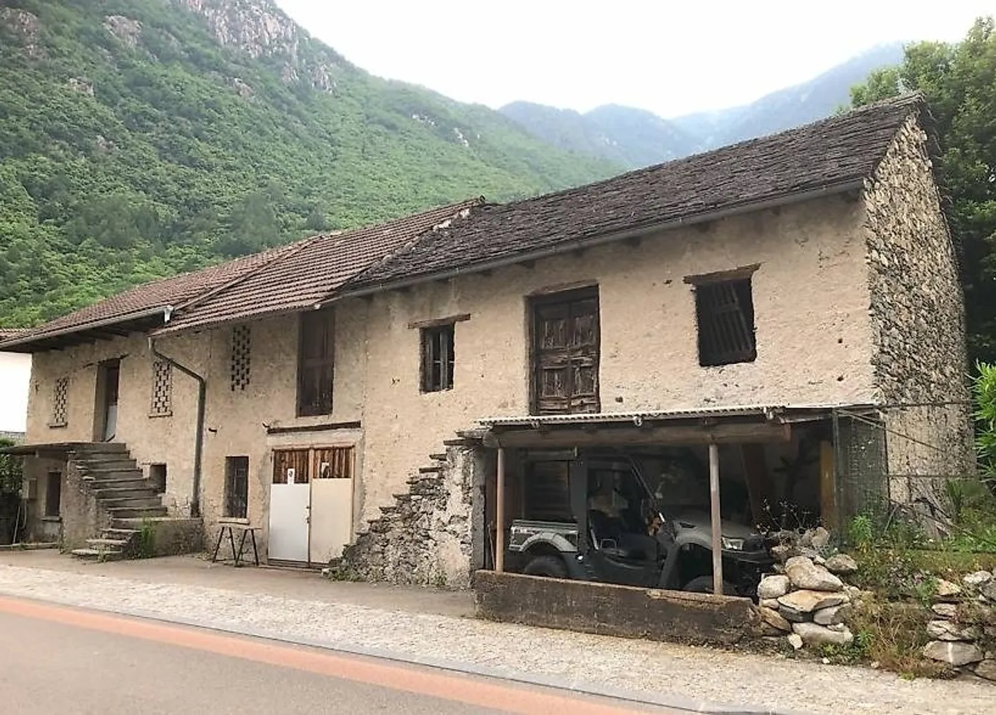 Terrain à bâtir à vendre à Lumino – Opportunité unique dans un emplacement central - Photo 4 sur 5