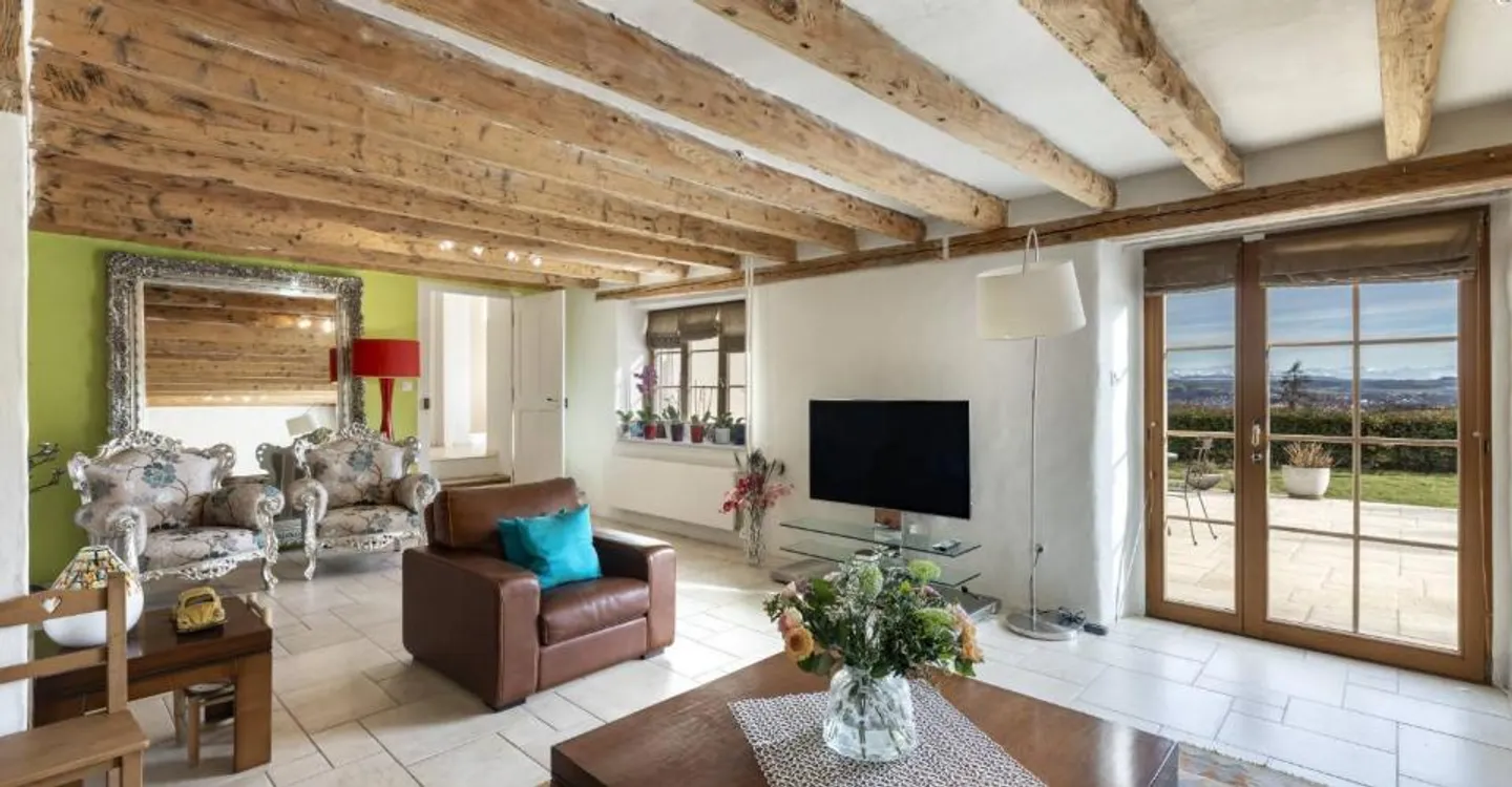 Superb village house with 3 apartments, terrace and garden - Photo 3 of 13