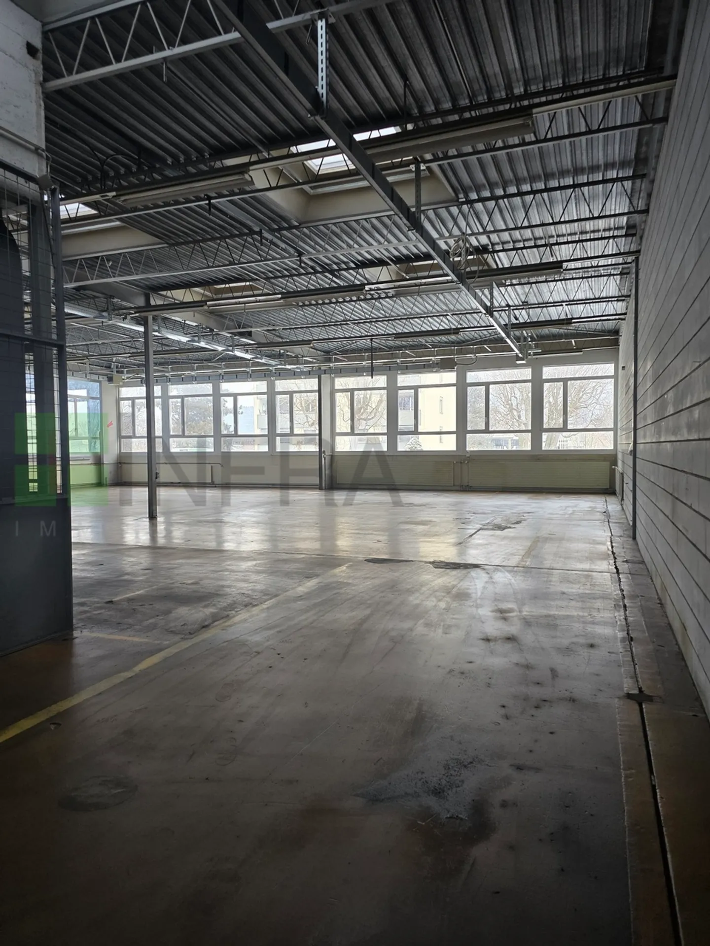 Lagerfläche von 126 m2 in der Industriezone von Delémont - Foto 1 von 9