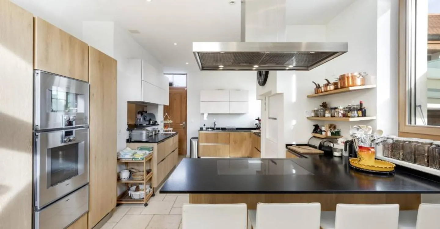 Superb village house with 3 apartments, terrace and garden - Photo 5 of 13