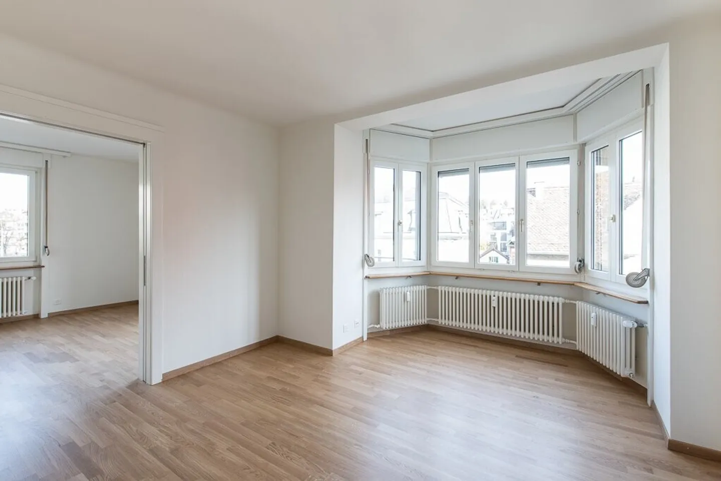 We are looking for you - Photo 3 of 5