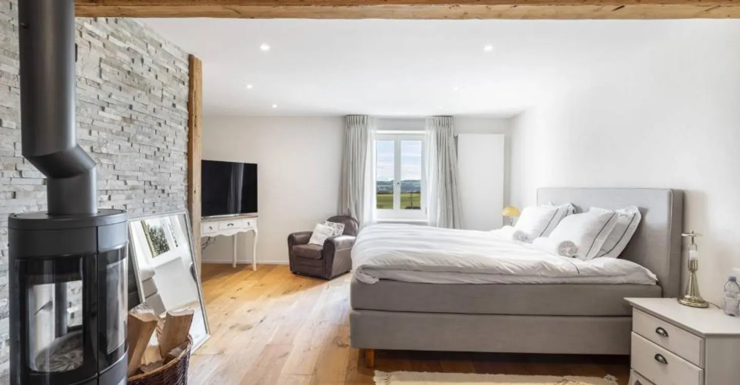 Superb village house with 3 apartments, terrace and garden - Photo 9 of 13