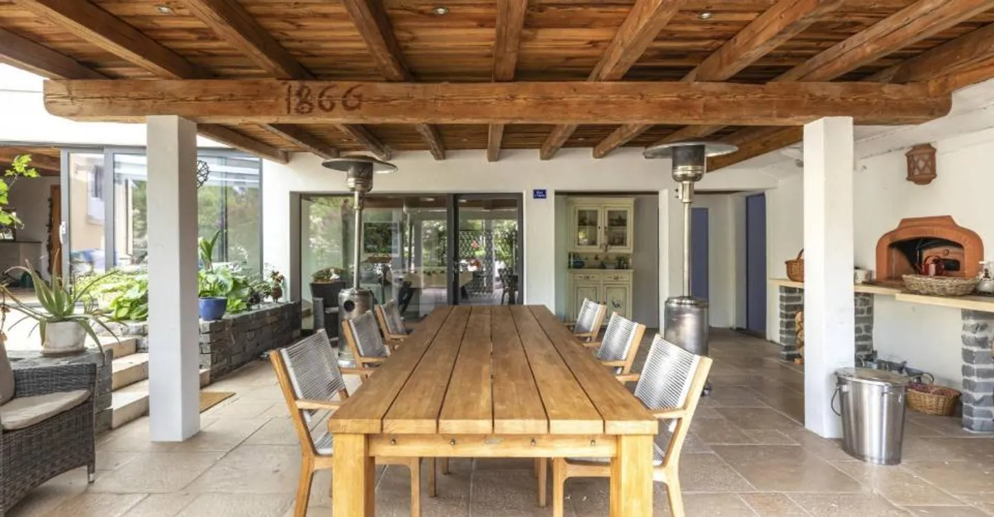 Superb village house with 3 apartments, terrace and garden - Photo 10 of 13
