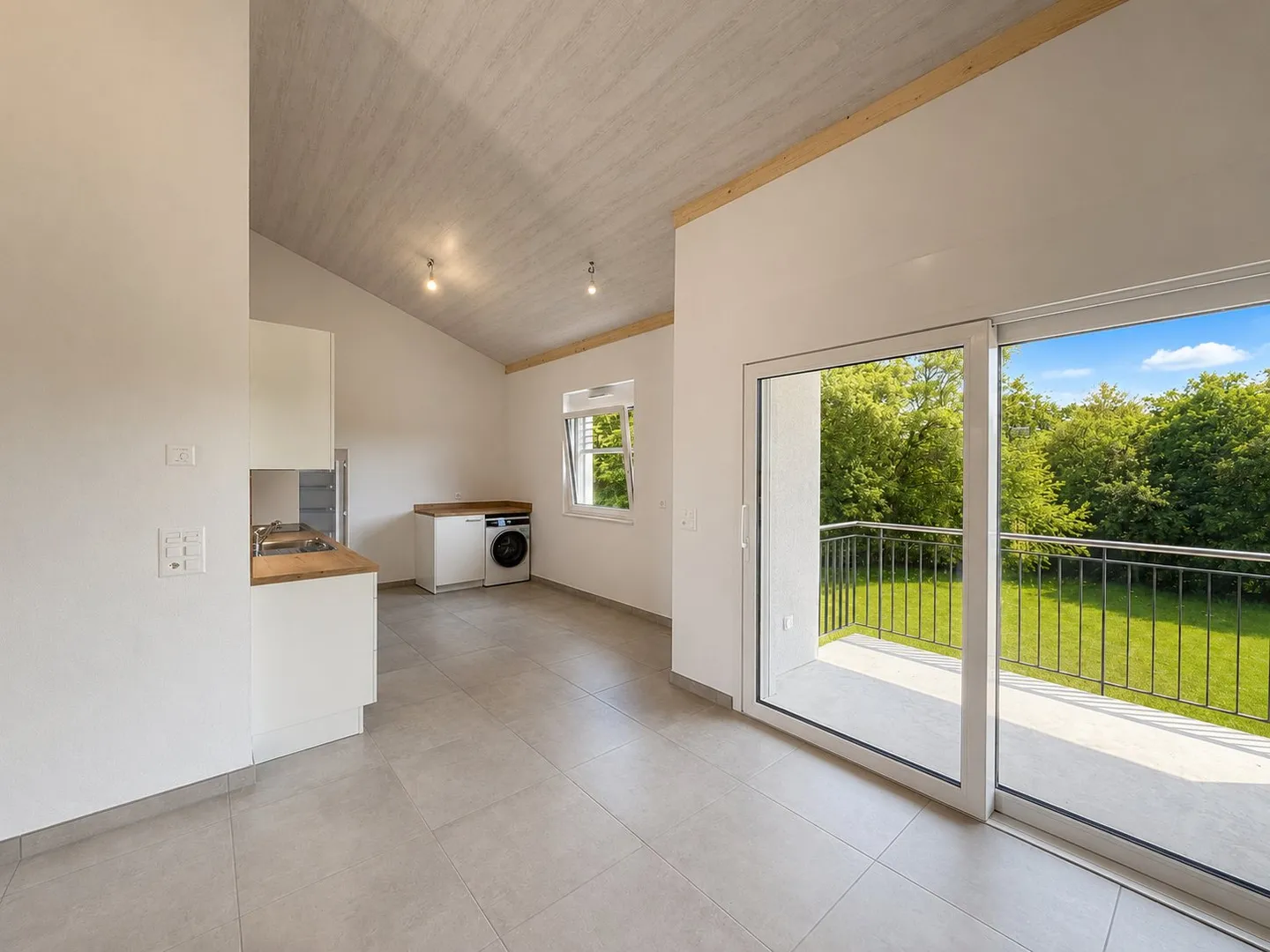 Modernes Apartment in der Natur - Foto 1 von 9