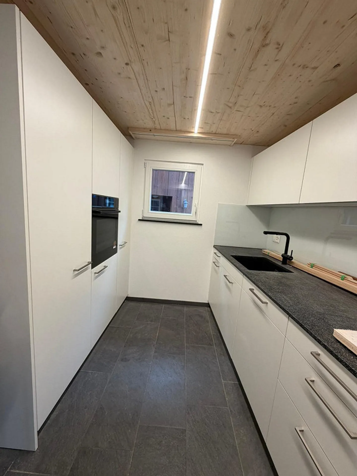 Completely renovated 230-year-old house with large garden - Photo 3 of 28