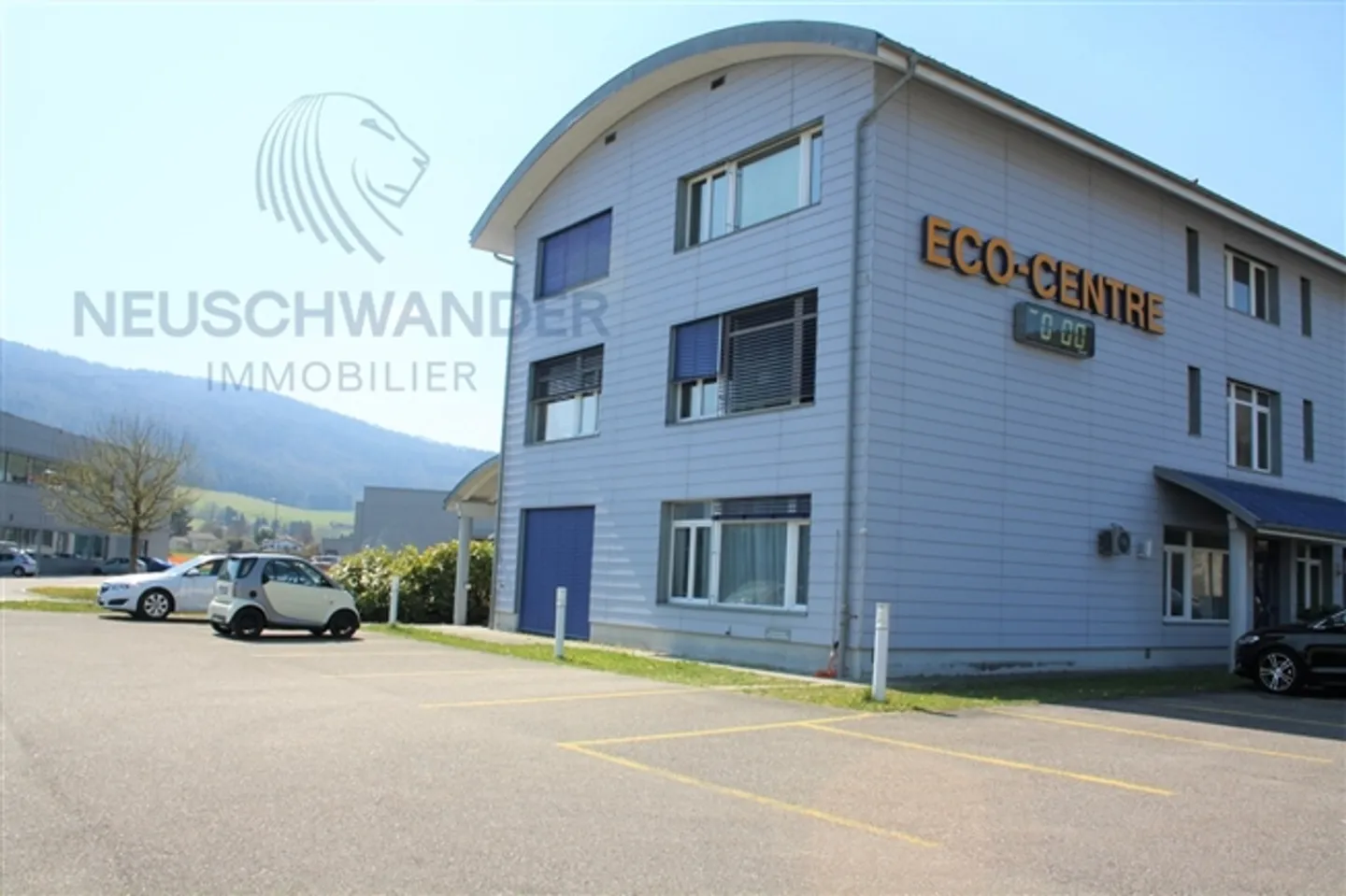 Locale commerciale di 120 m2 - a un passo dall'A16 - Foto 2 di 9