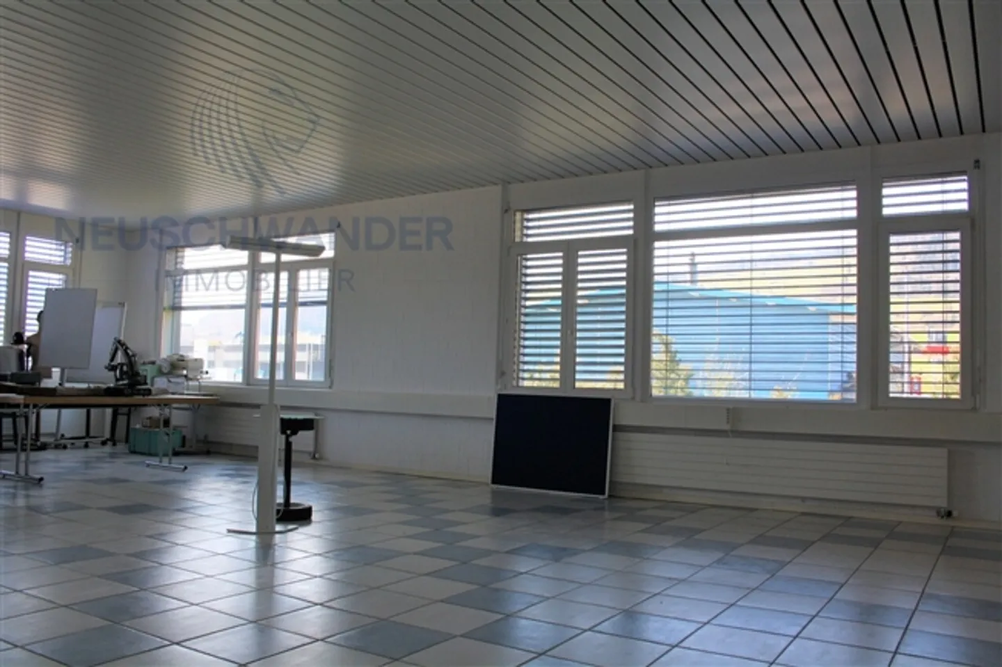 Locale commerciale di 120 m2 - a un passo dall'A16 - Foto 4 di 9