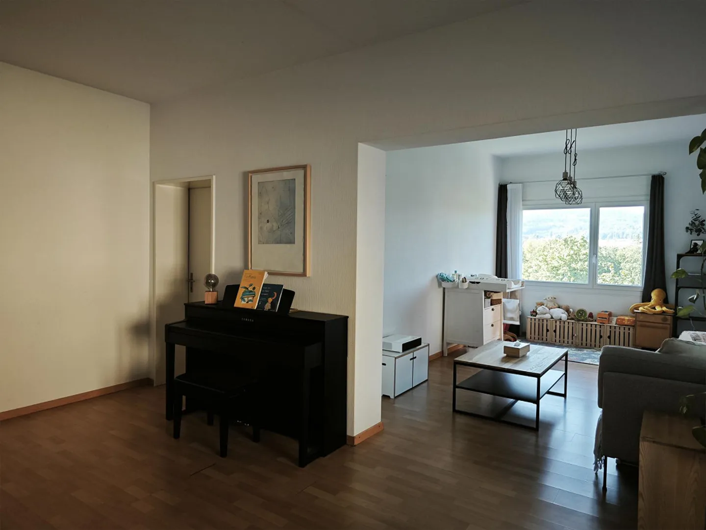 Spacious 4-room apartment with balcony in Engstringen - Photo 6 of 10