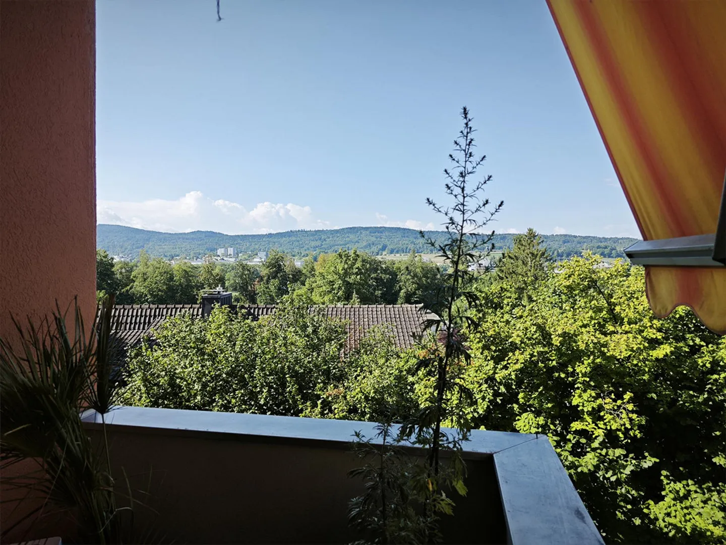 Spacious 4-room apartment with balcony in Engstringen - Photo 9 of 10