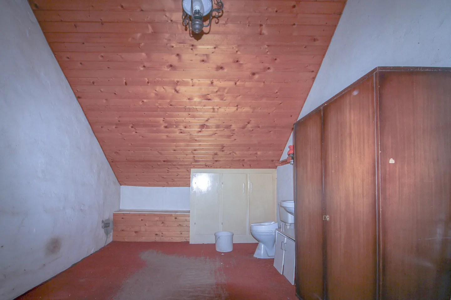 Maison individuelle avec 4,5 pièces et garage à rénover - Photo 13 sur 20