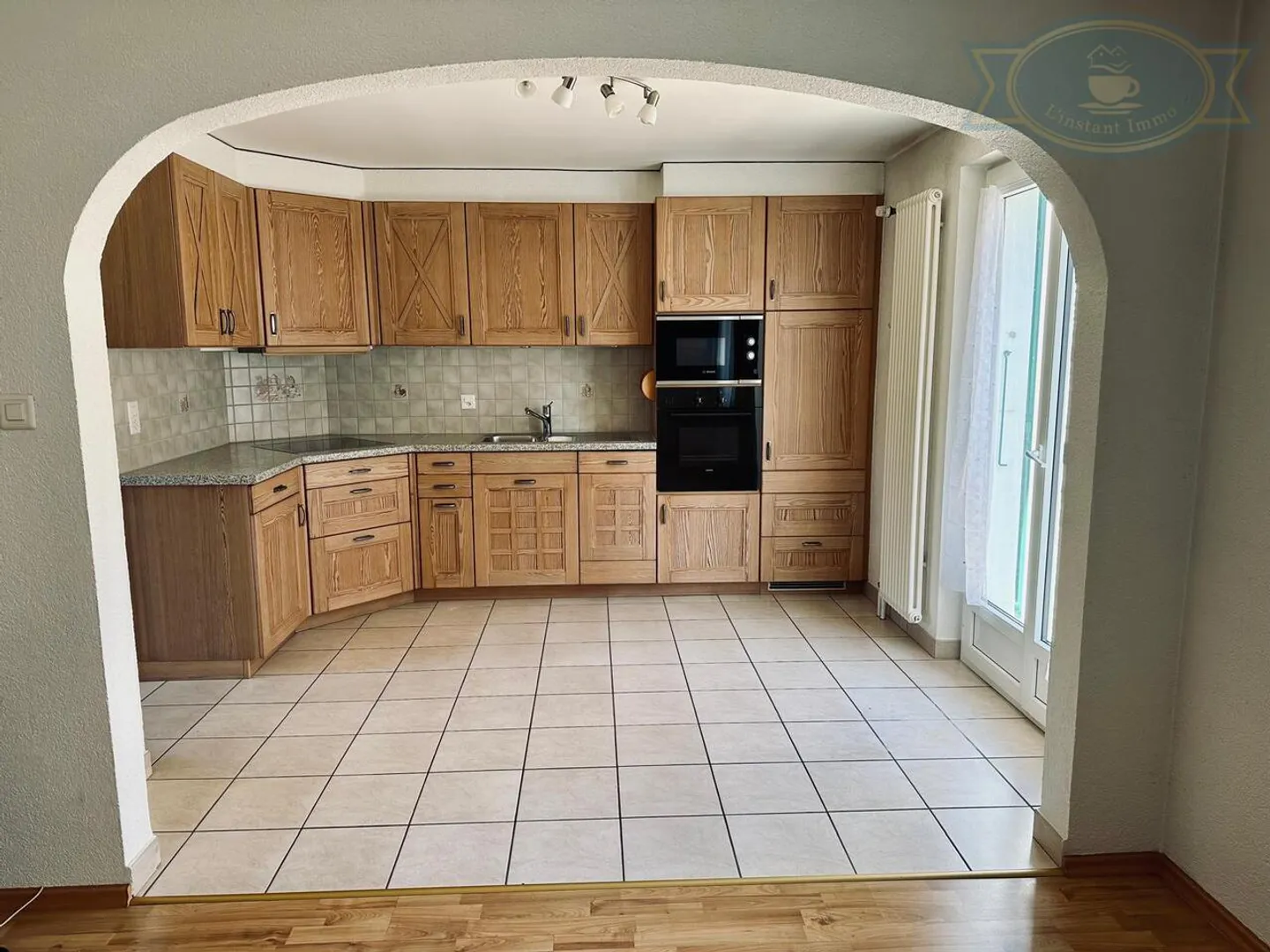 Charming Townhouse - Photo 2 of 6