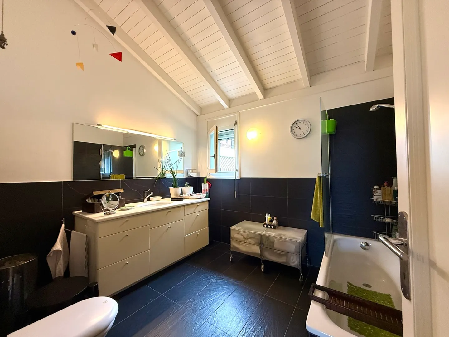 Beautiful Row House Villa with View - Photo 7 of 14