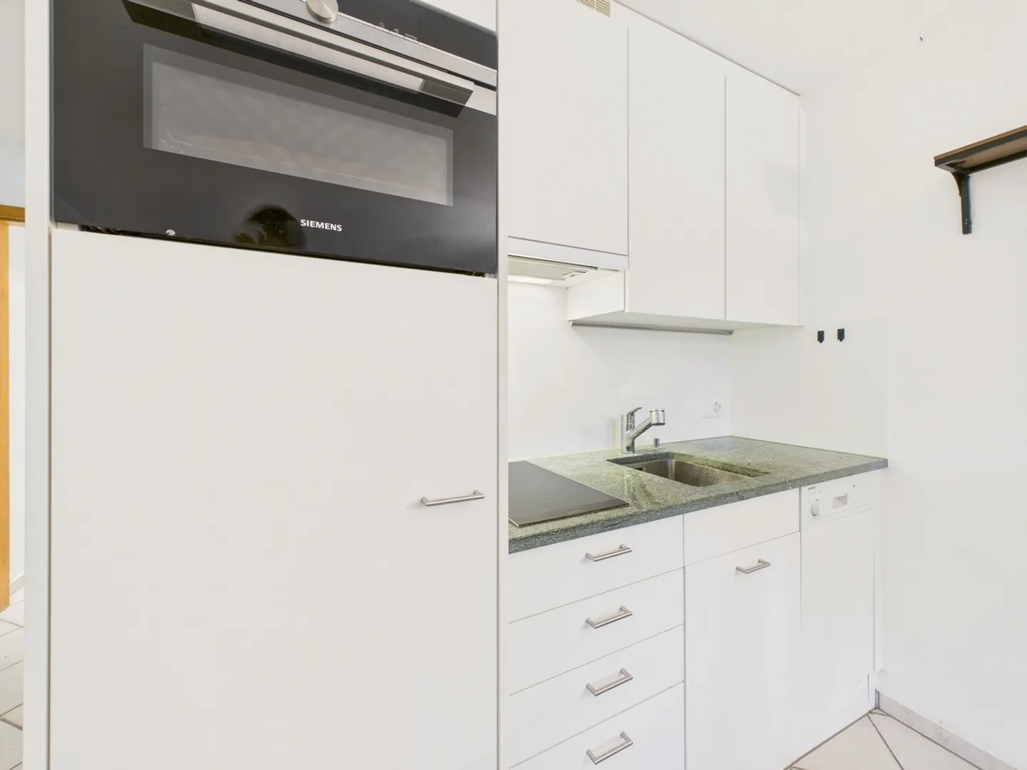 Vivere con vista – Incantevole appartamento di 2,5 stanze con grande terrazza giardino e vista sulle montagne a Laax-Dorf - Foto 5 di 13