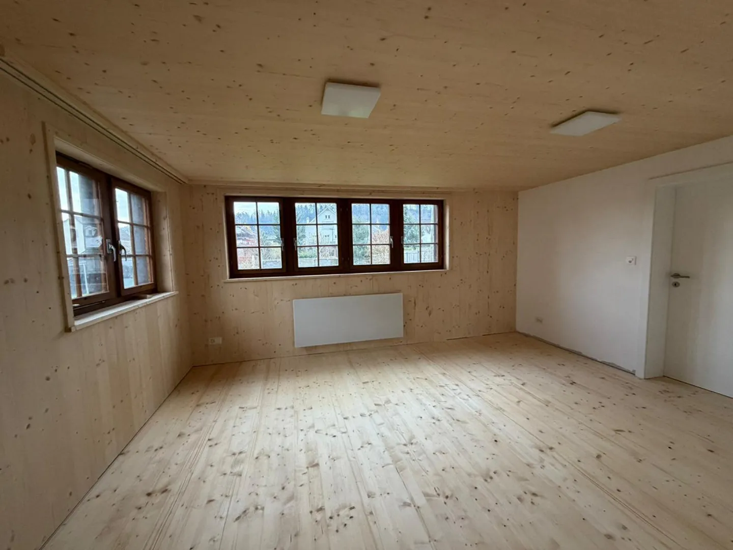 Completely renovated 230-year-old house with large garden - Photo 9 of 28