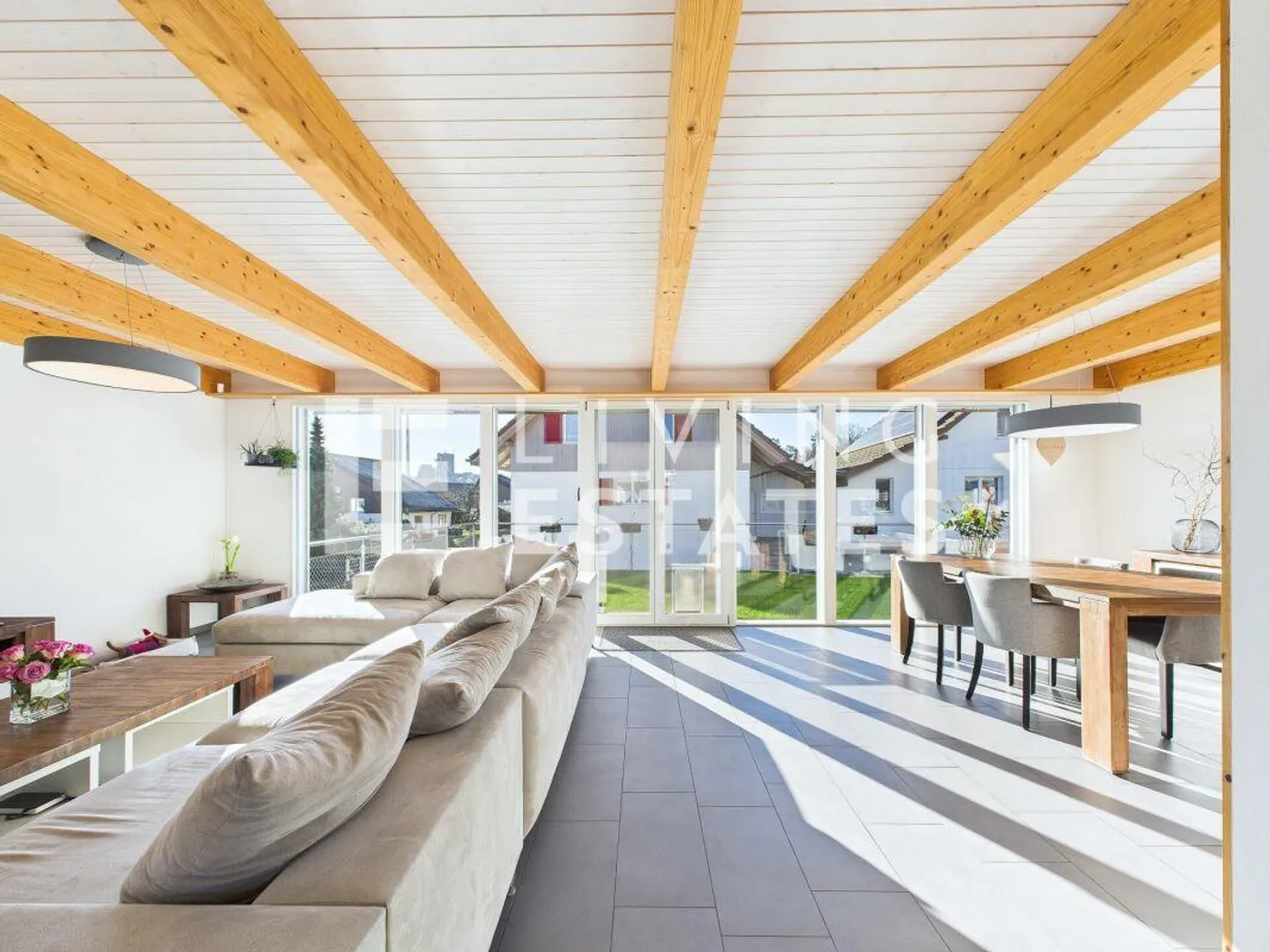 CASA BENESSERE CON SPAZIO PER IL TUO PARCO AUTO - INDIPENDENTE. SOSTENIBILE... - Foto 2 di 19