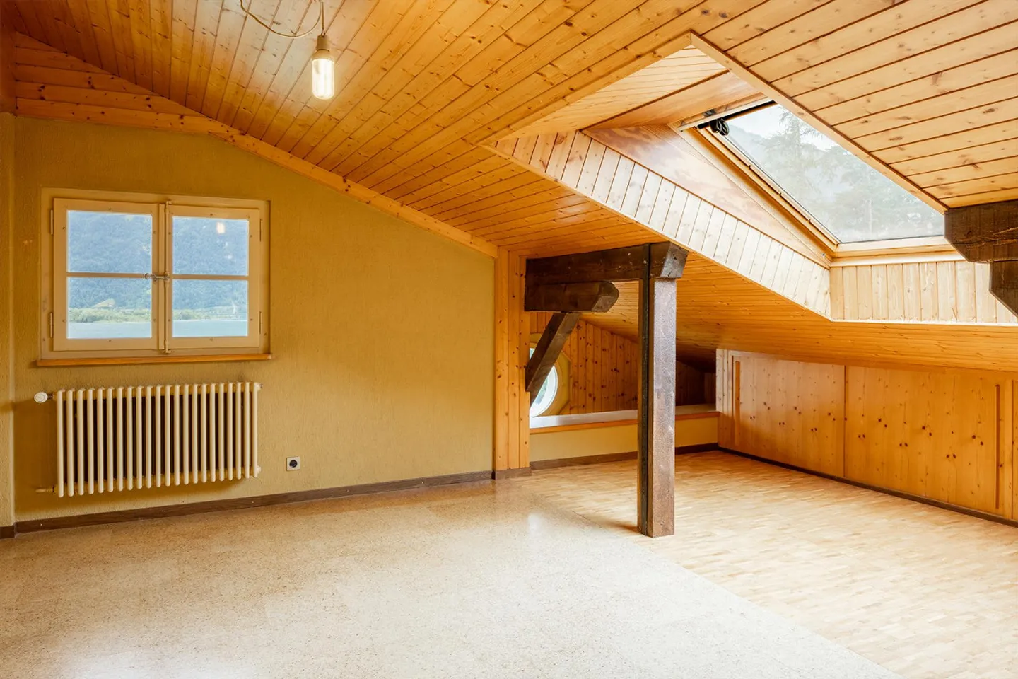 Two-family house with lake view in Flüelen, UR - Photo 20 of 26