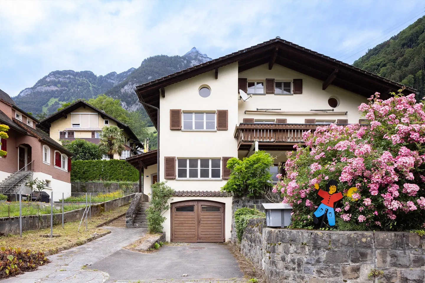 Two-family house with lake view in Flüelen, UR - Photo 25 of 26
