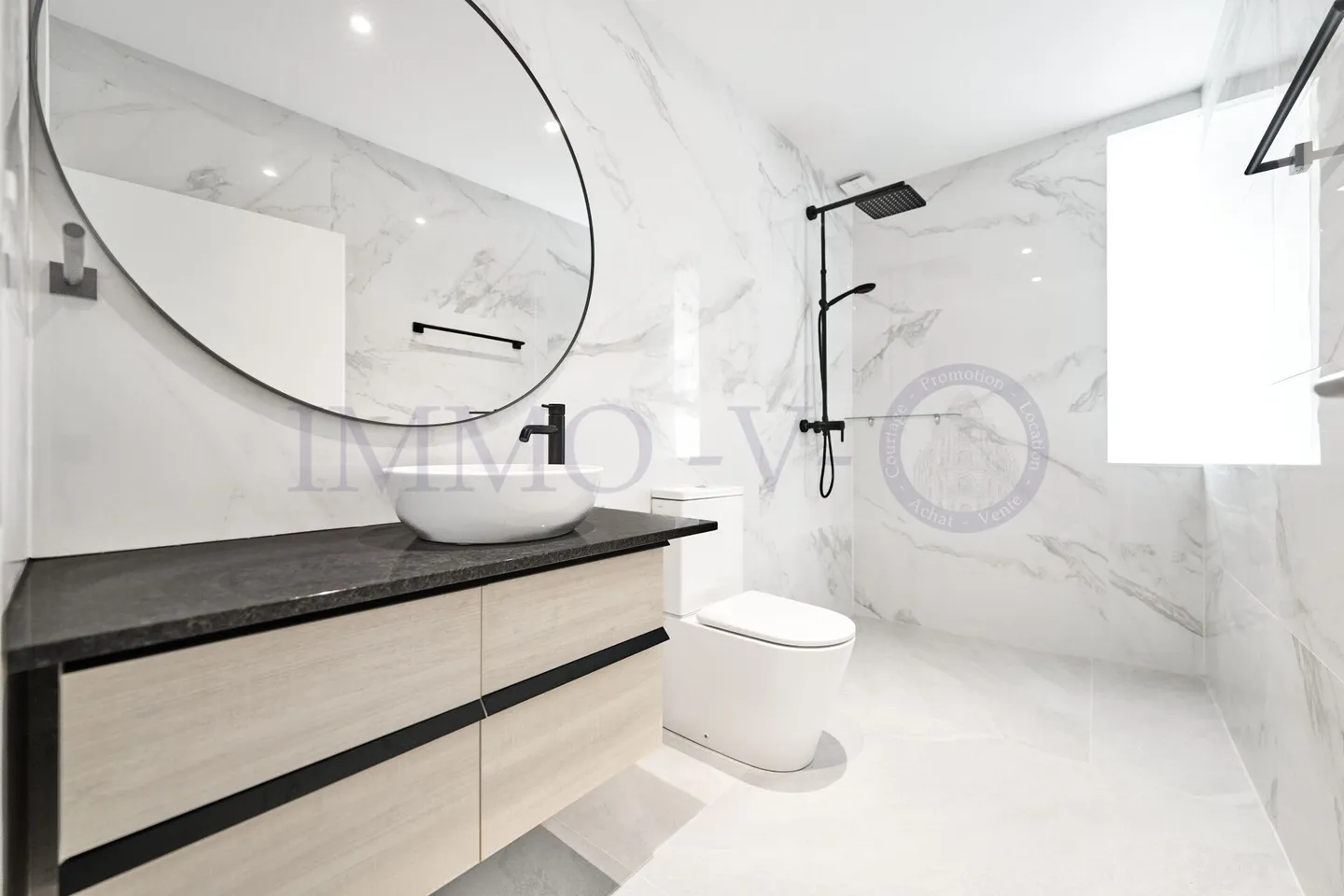 RENOVE DE STANDING AVEC EMPLACEMENT IDEAL - Photo 4 of 4